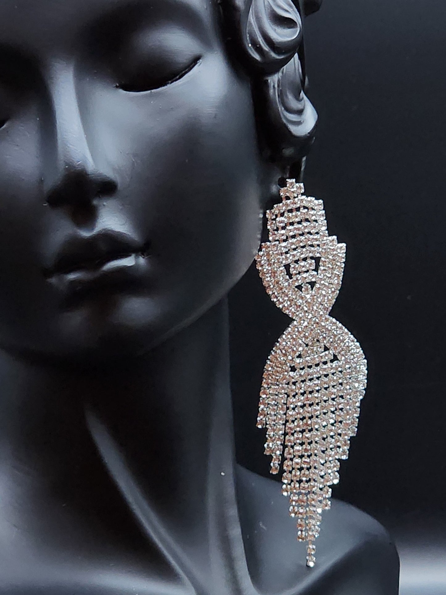 Type: Earrings • Stone: Austrian Stone • Material: Zinc Alloy •