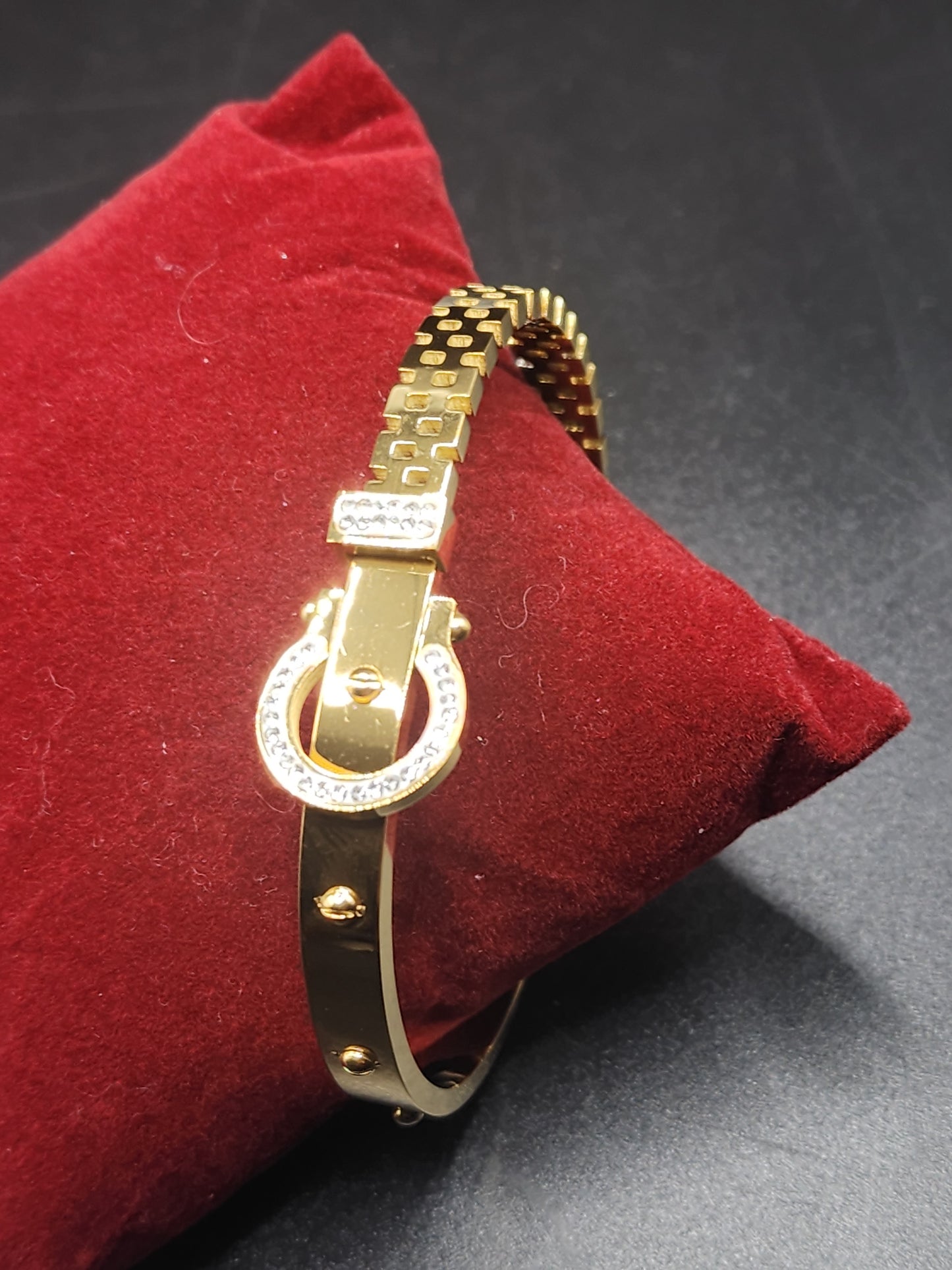 PSK ELEGANCE Luxe Buckle Crystal Gold Bracelet ✨