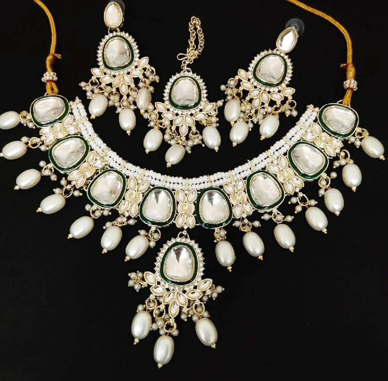 Jewelry isn't just for special days—it's an everyday vibe! ✨ Say goodbye to irritation and hello to style with Pskelegance.co. #EverydayElegance #HypoallergenicJewelry #StyleUpgrade