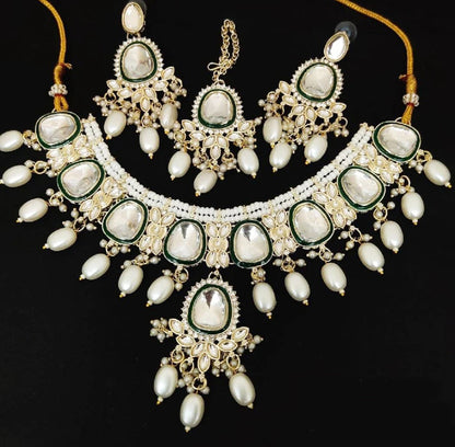 Jewelry isn't just for special days—it's an everyday vibe! ✨ Say goodbye to irritation and hello to style with Pskelegance.co. #EverydayElegance #HypoallergenicJewelry #StyleUpgrade