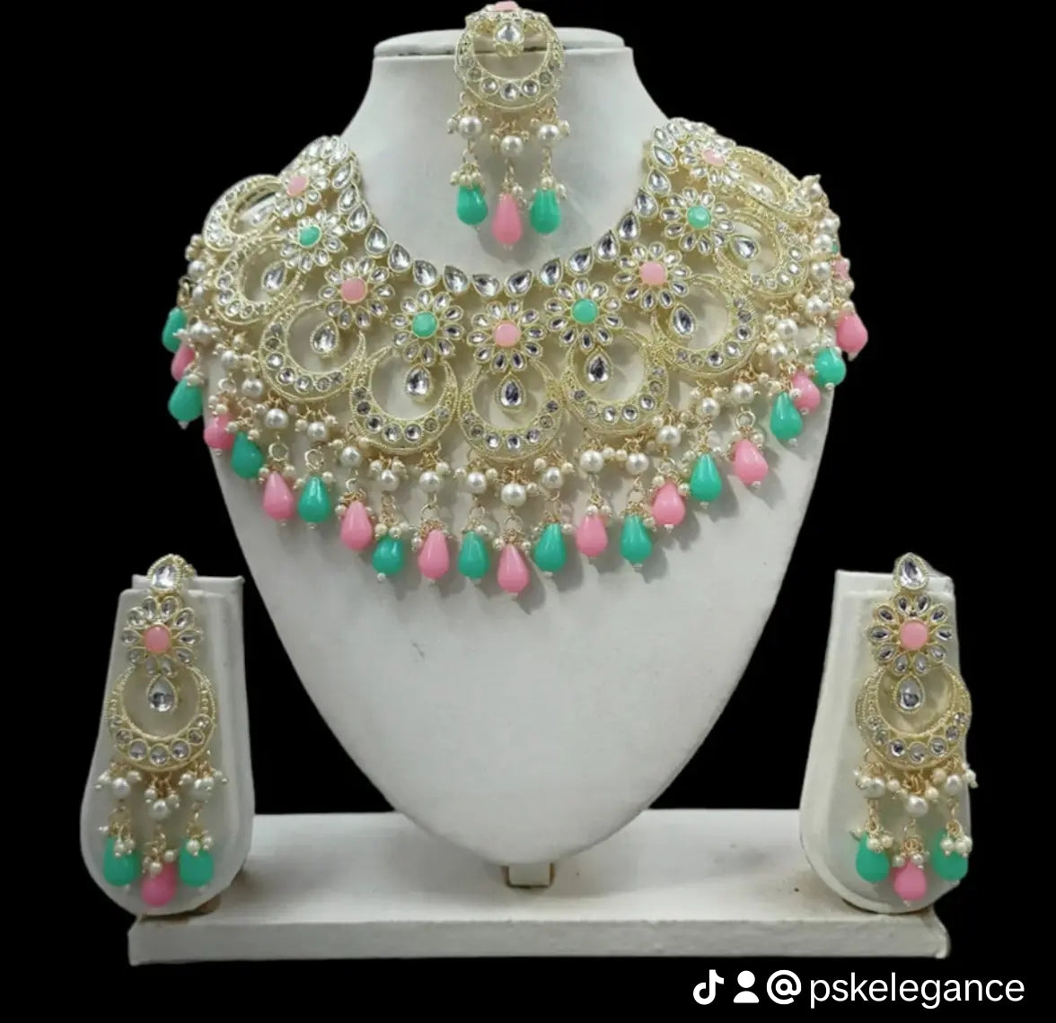 Jewelry isn't just for special days—it's an everyday vibe! ✨ Say goodbye to irritation and hello to style with Pskelegance.co. #EverydayElegance #HypoallergenicJewelry #StyleUpgrade