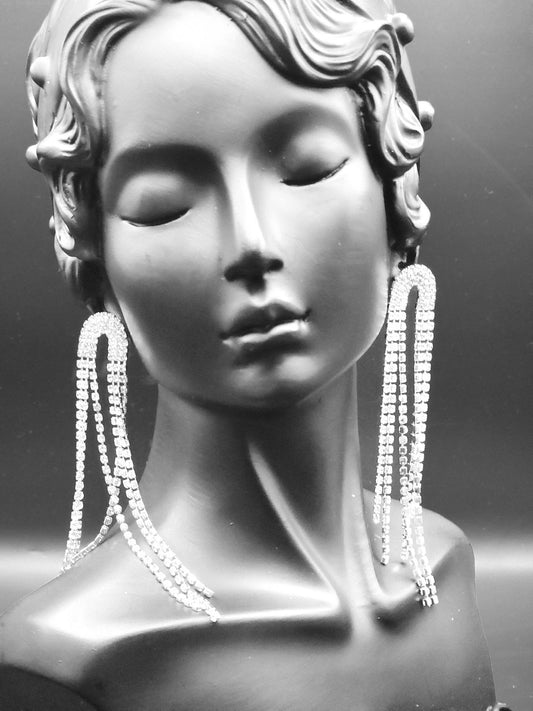 Stunningly Chic Dangling Earrings