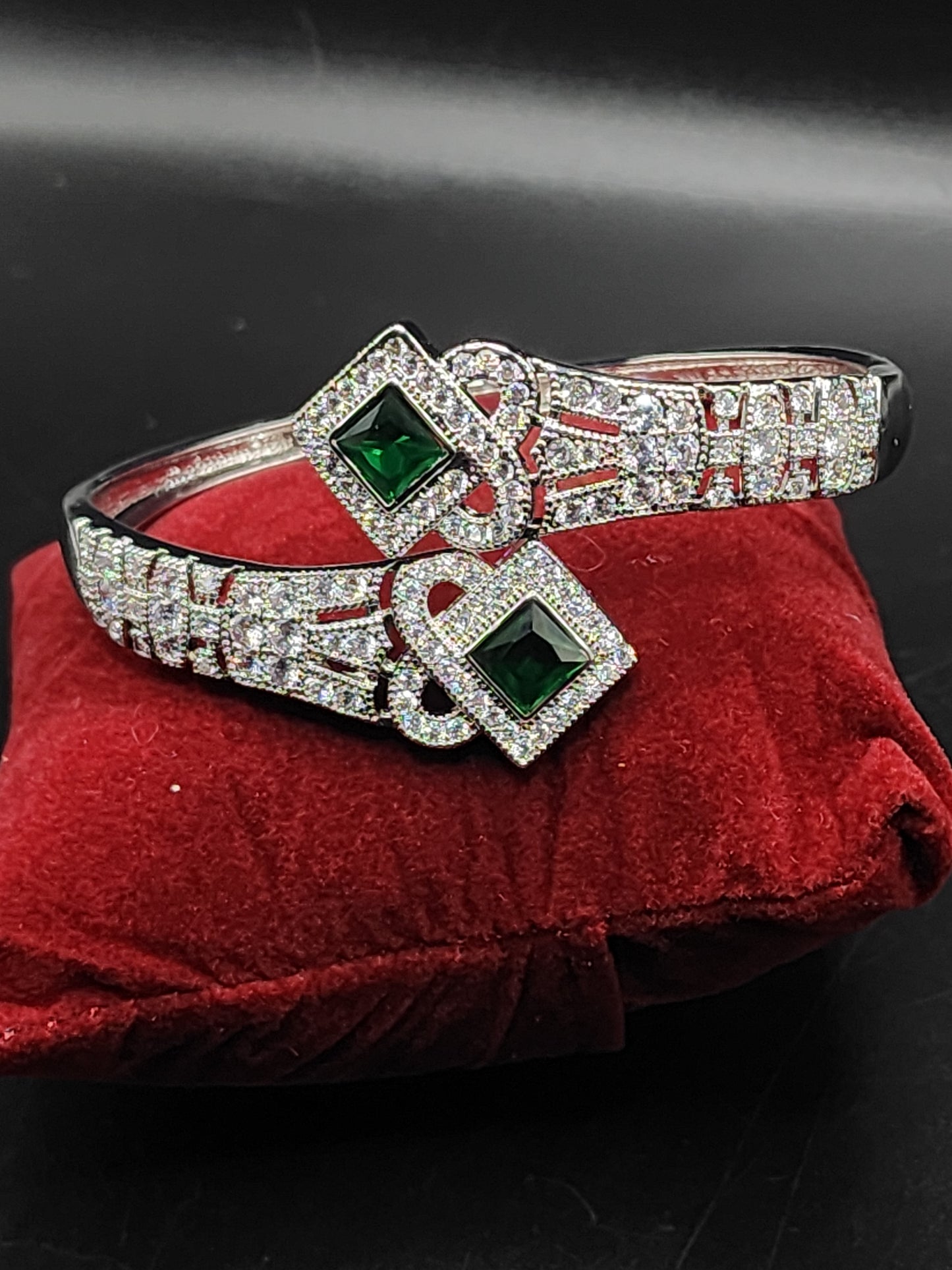 PSK ELEGANCE Emerald Luxe Crystal Cuff Bracelet ✨