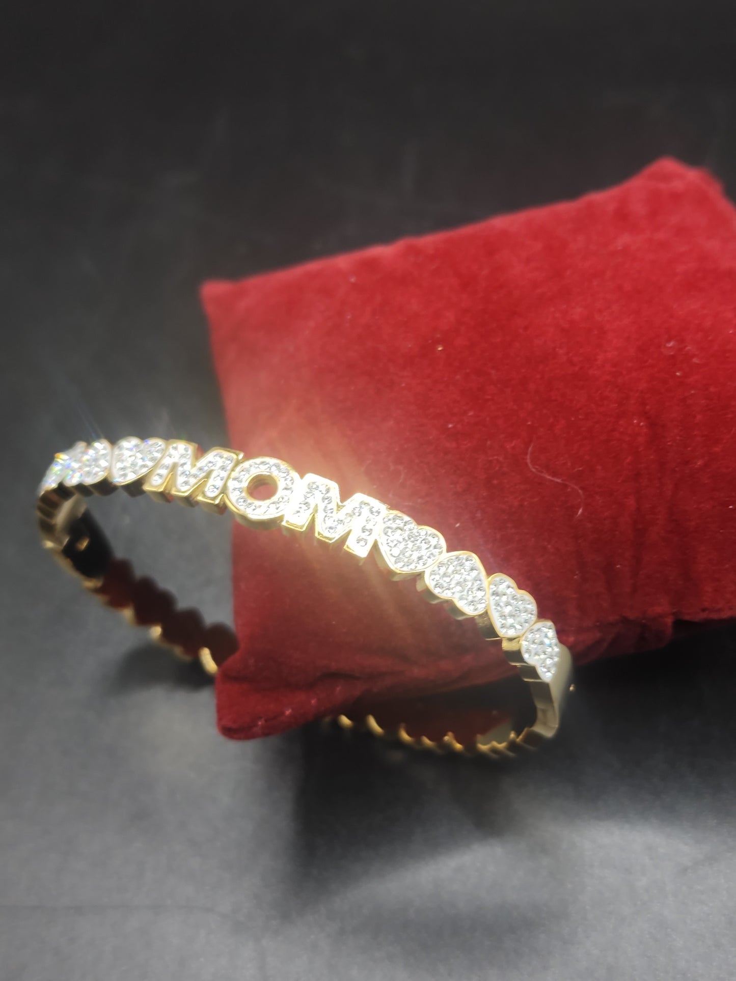 PSK ELEGANCE “MOM” Crystal Heart Gold Bracelet ✨