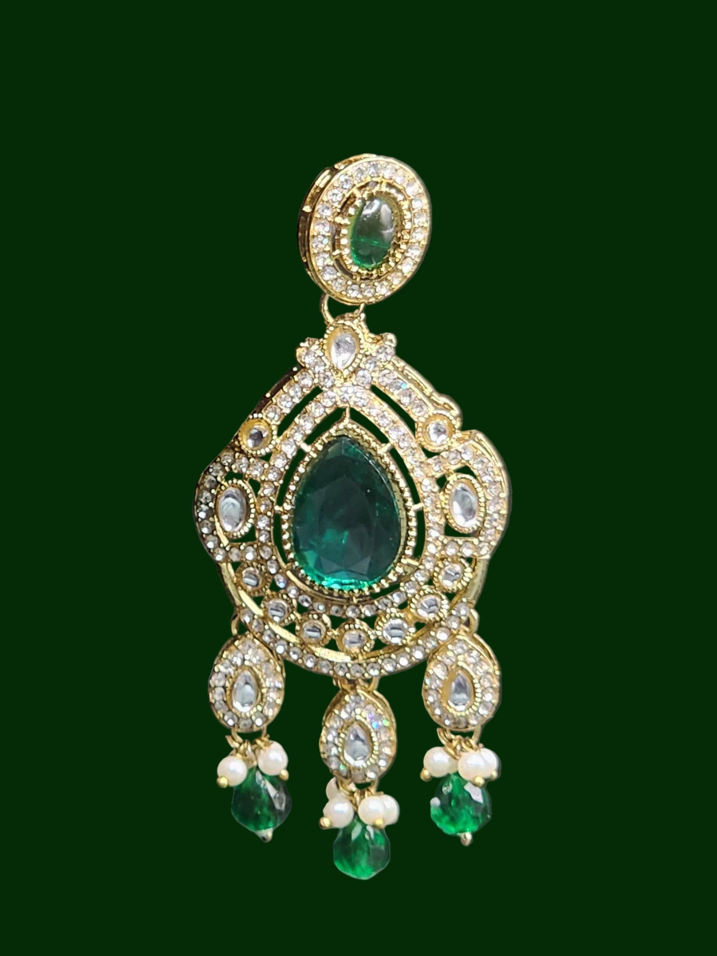Emerald Kundan Chandbali Drop Earrings
💚