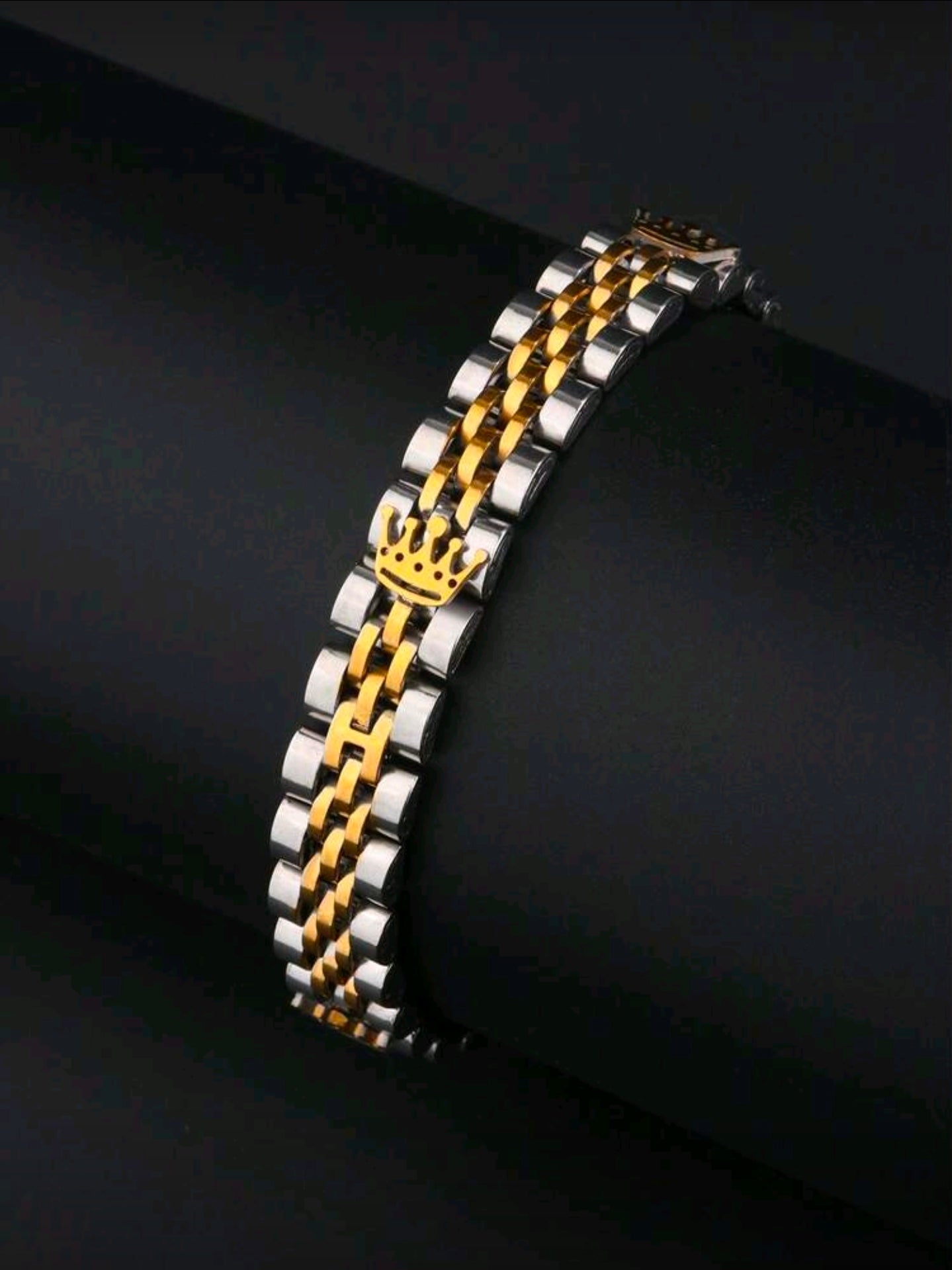 Elevate your style with our stunning men's jewelry