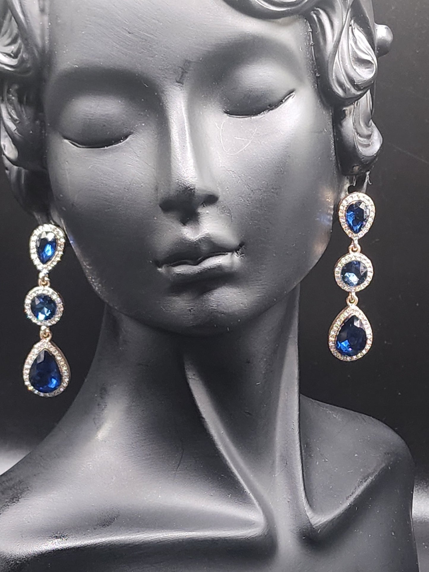 Blue Crystal Drop Earrings
Elegant, timeless, and effortlessly glamorous — the perfect finishing touch for any occasion.