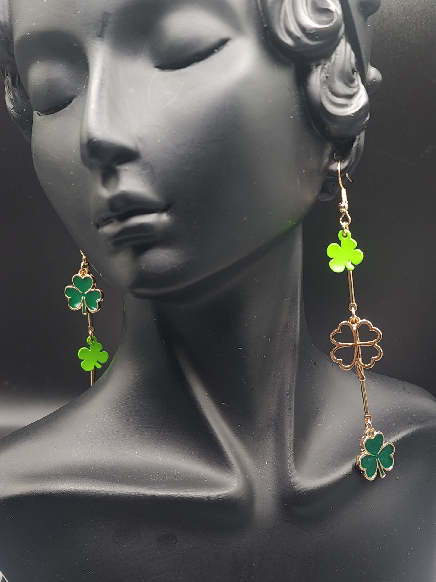 Lucky Clover Drop Earrings – PSK ELEGANCE ✨🍀