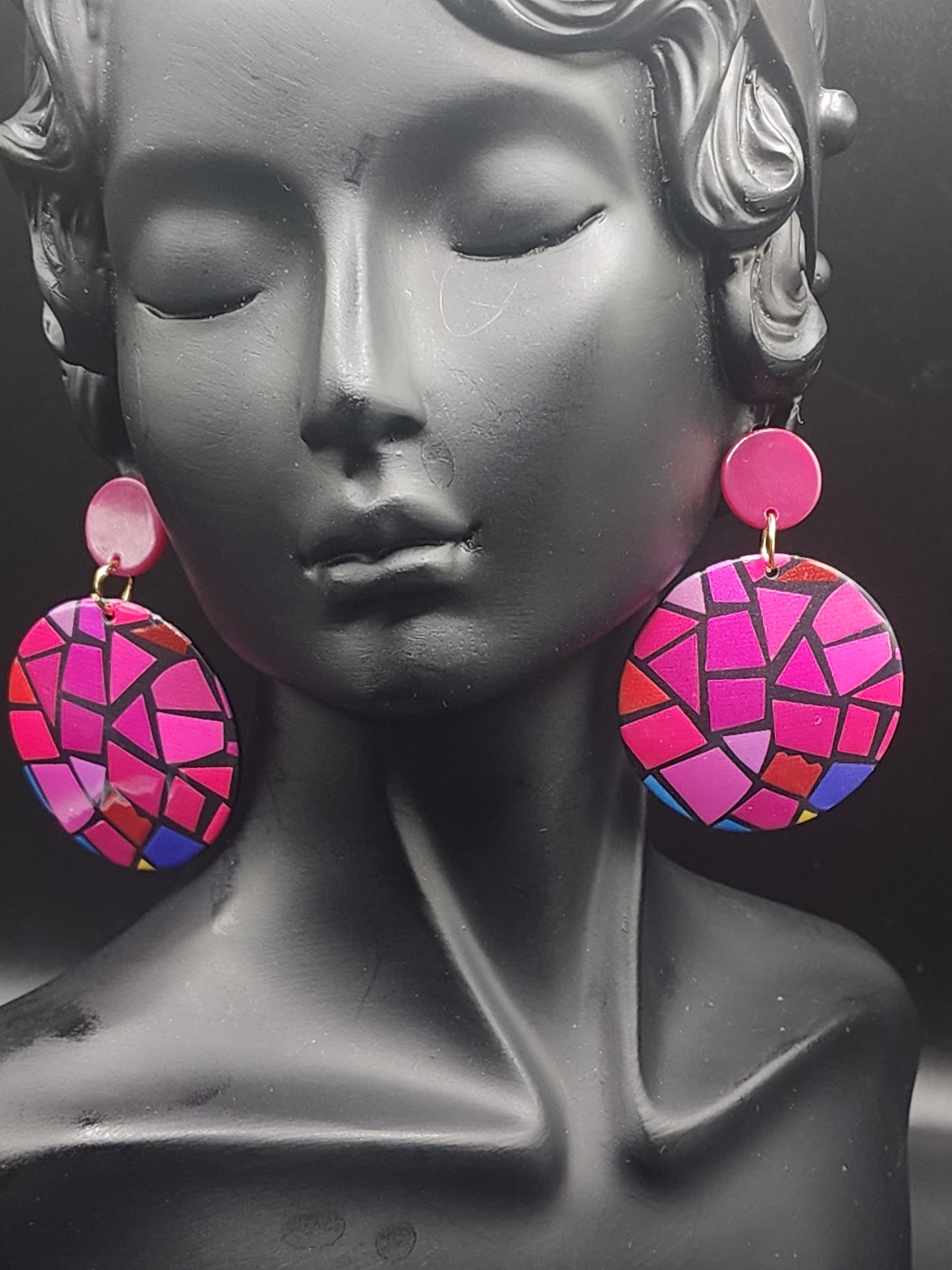 Pink Mosaic Drop Earrings
Fun, bold, and effortlessly stylish — the perfect pop of color for any outfit.