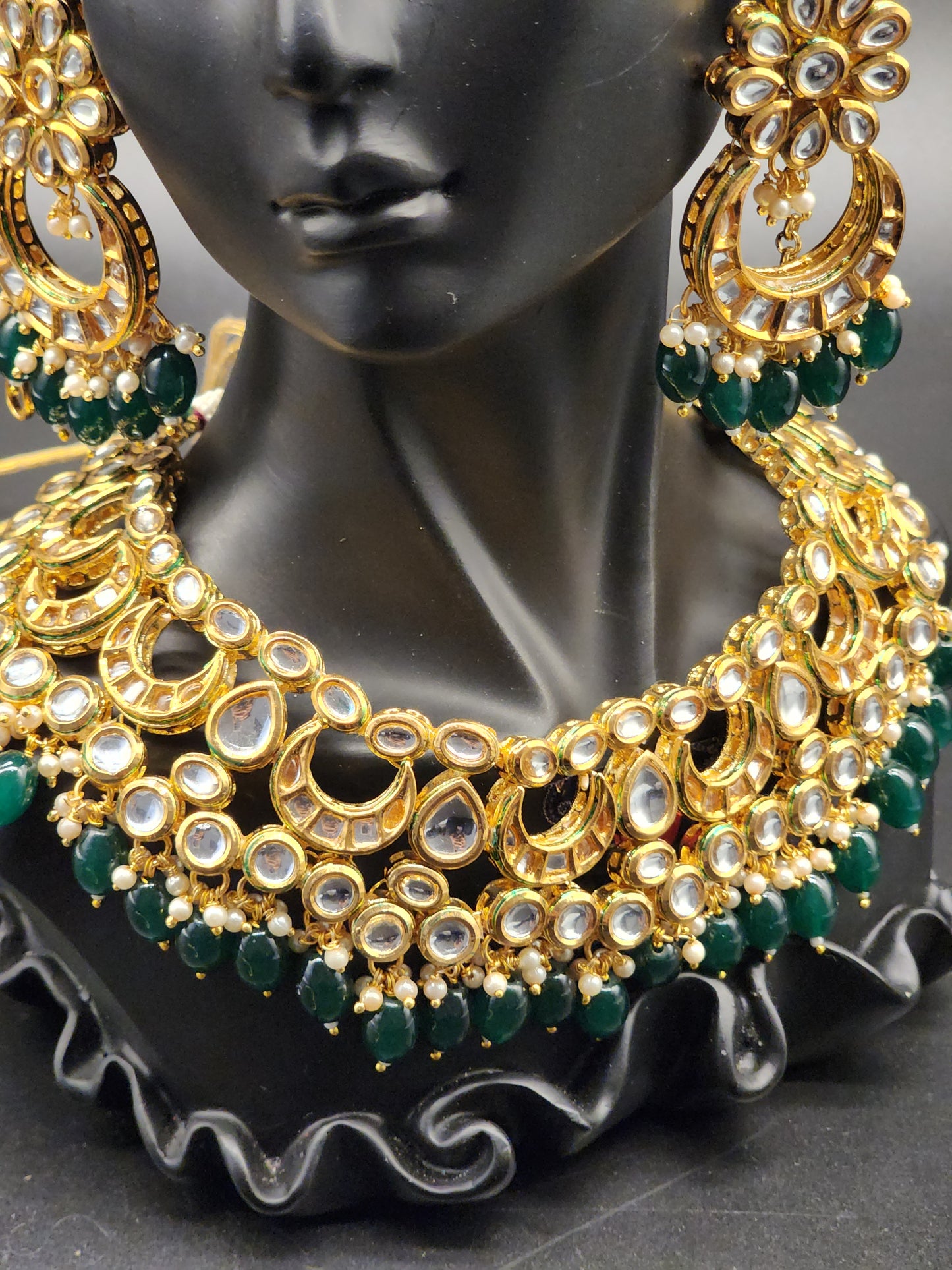 🎉 Season’s Elegance Awaits! 🎉