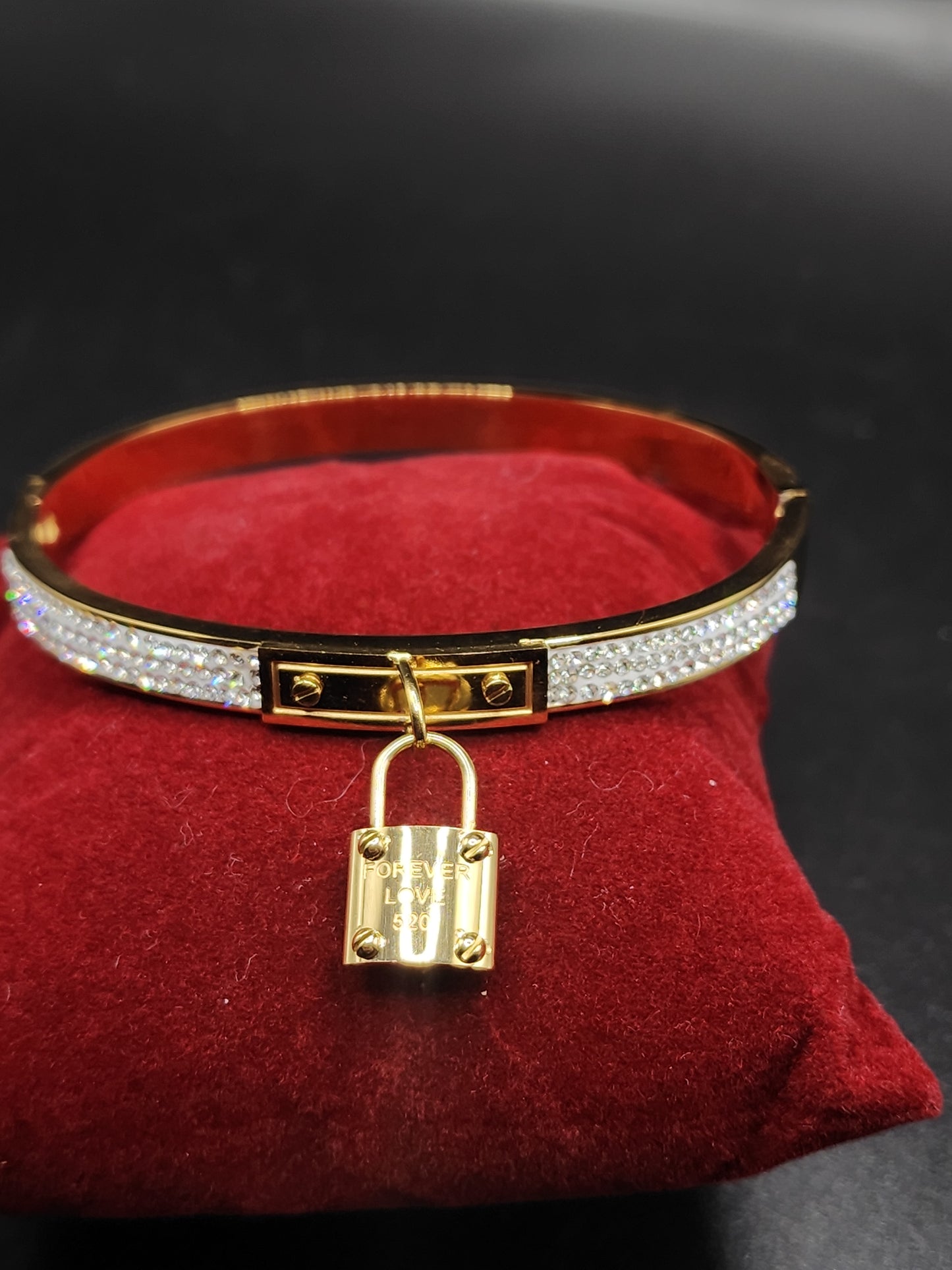 PSK ELEGANCE Forever Love Lock Charm Bracelet ✨