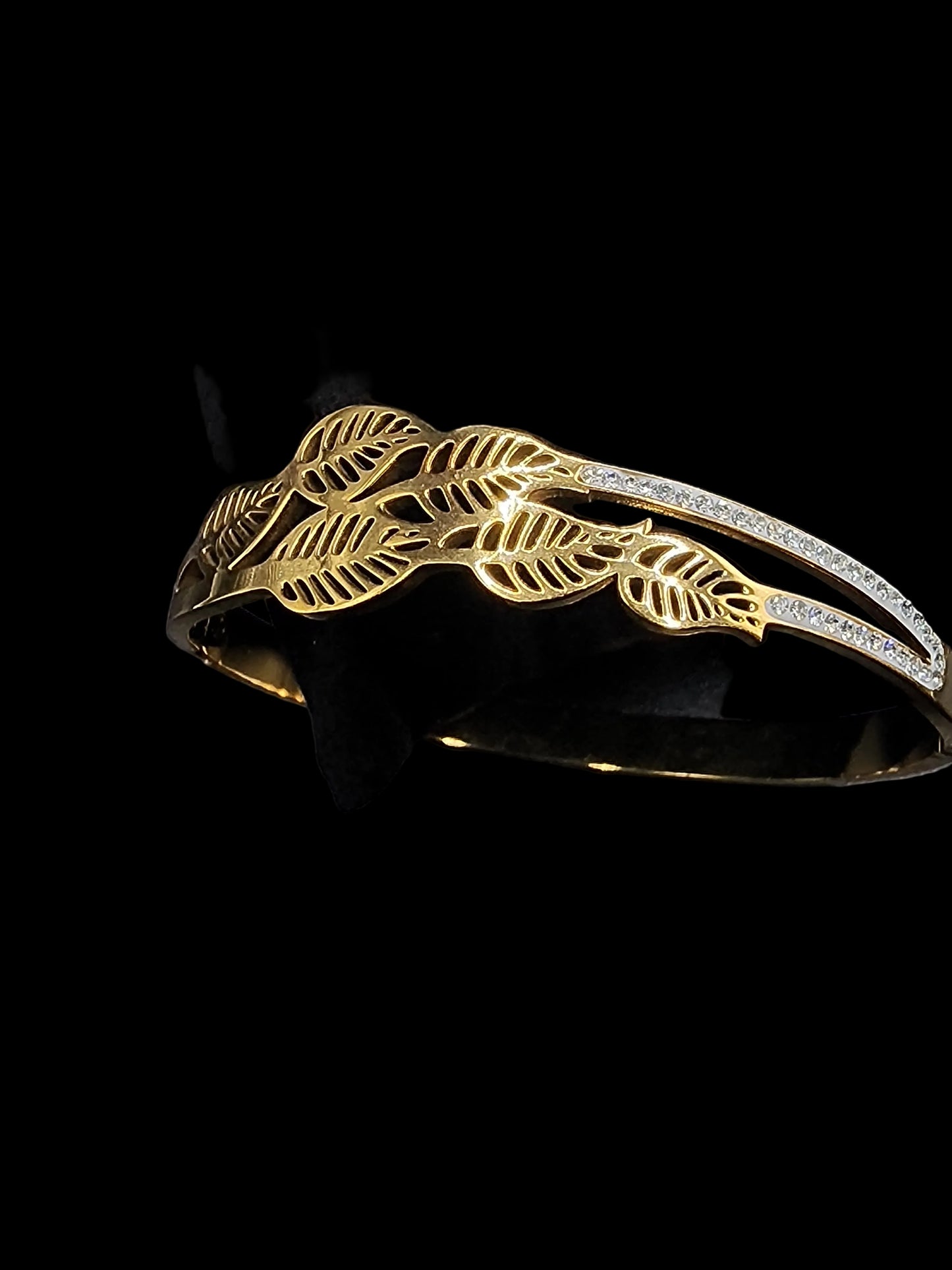 PSK ELEGANCE Leaf Crystal Gold Bangle ✨