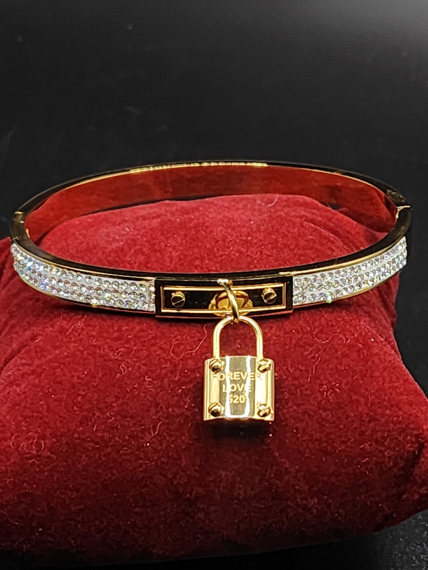 PSK ELEGANCE Forever Love Lock Charm Bracelet ✨