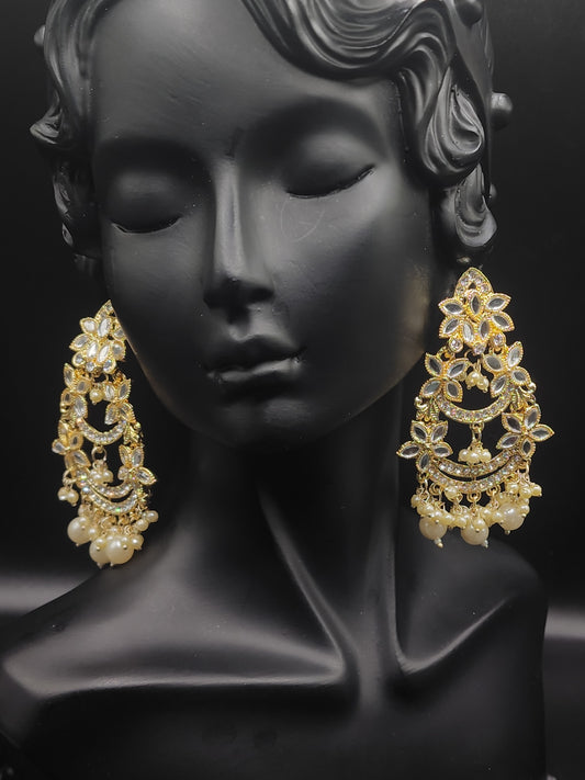Golden elegance with a touch of Pearl's 
Perfect for weddings, parties & festive looks.