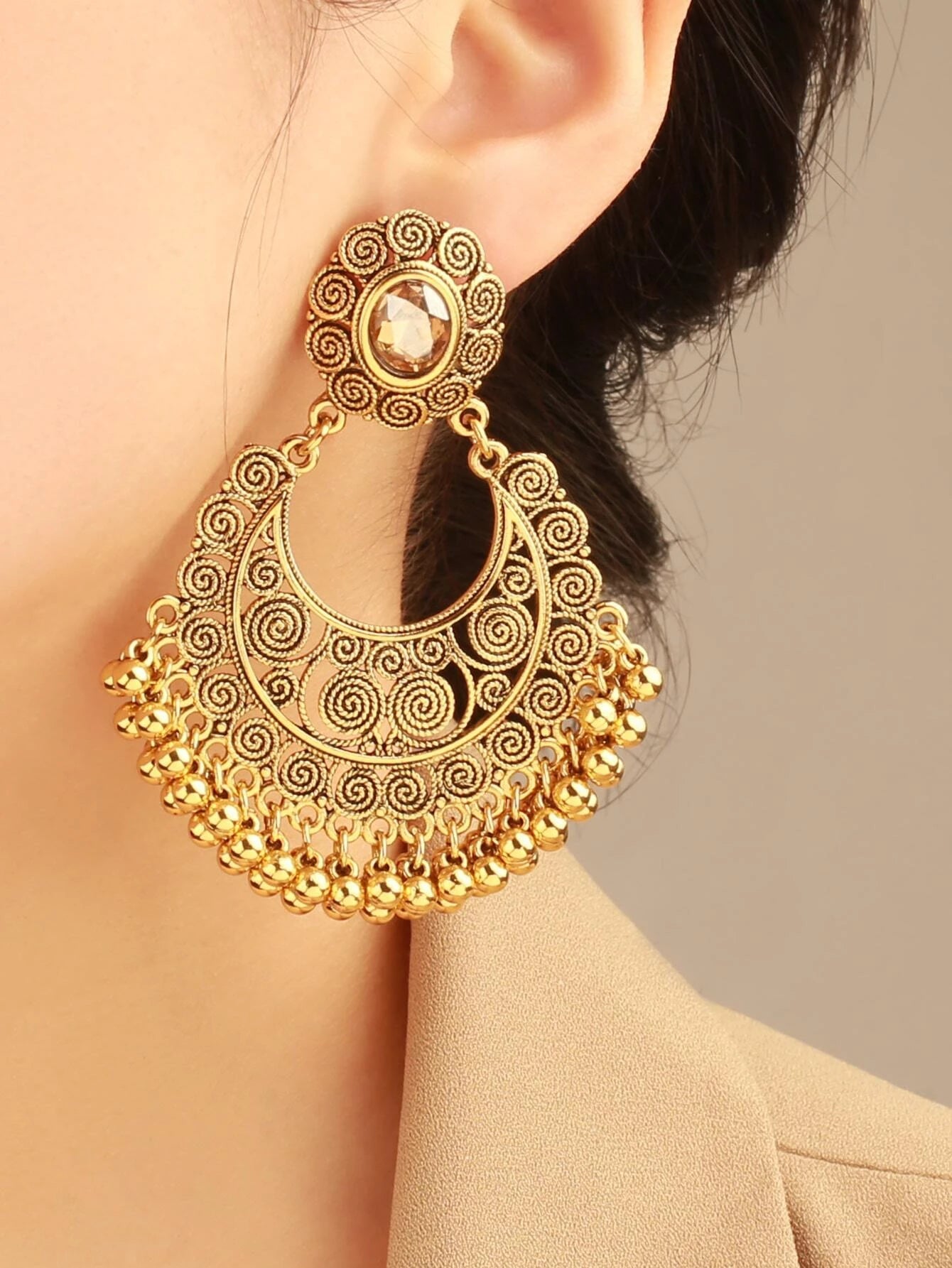 Jewelry isn't just for special days—it's an everyday vibe! ✨ Say goodbye to irritation and hello to style with Pskelegance.co. #EverydayElegance #HypoallergenicJewelry #StyleUpgrade