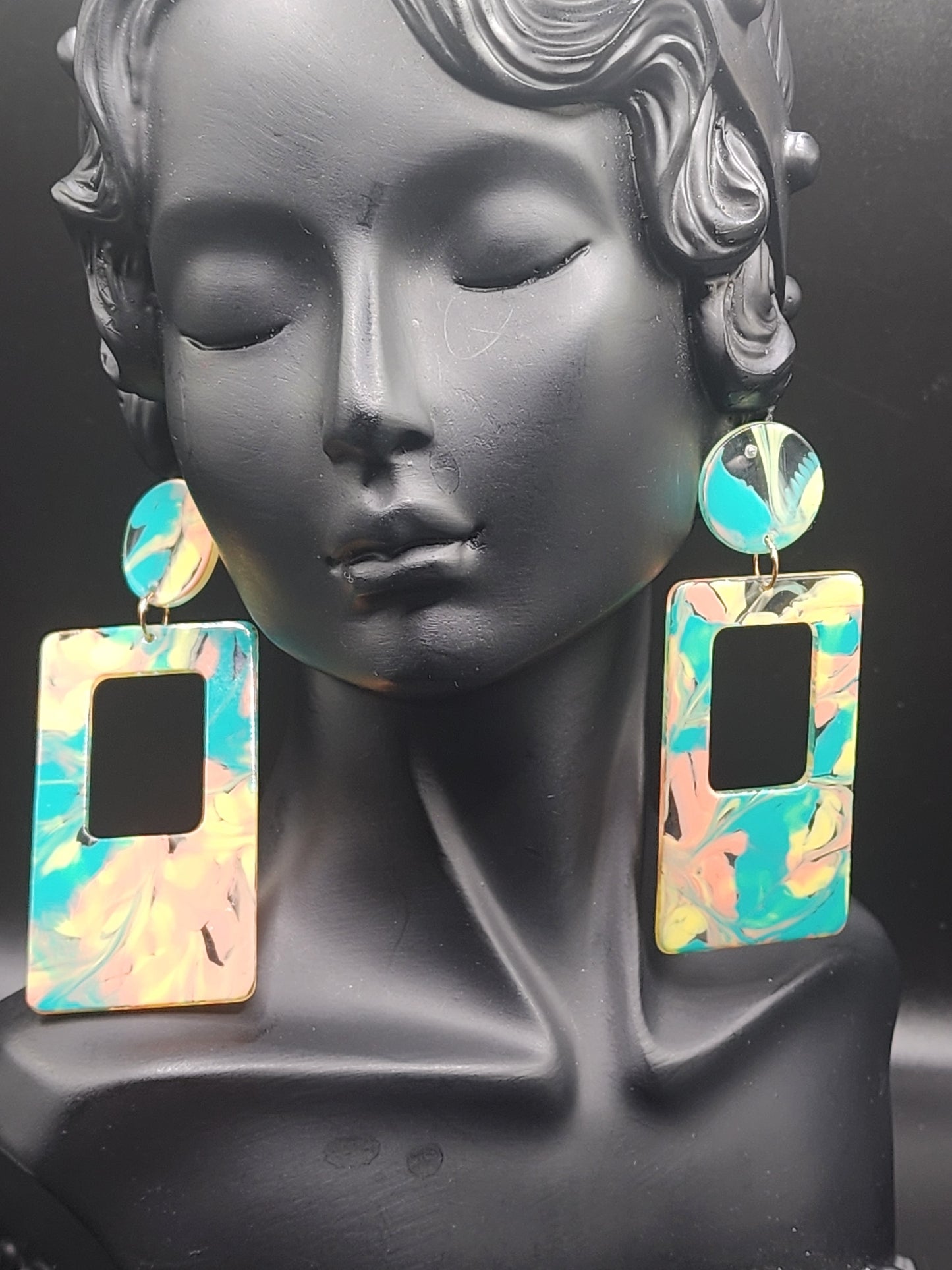 Colorful. Bold. One-of-a-kind.
Your everyday statement earrings.