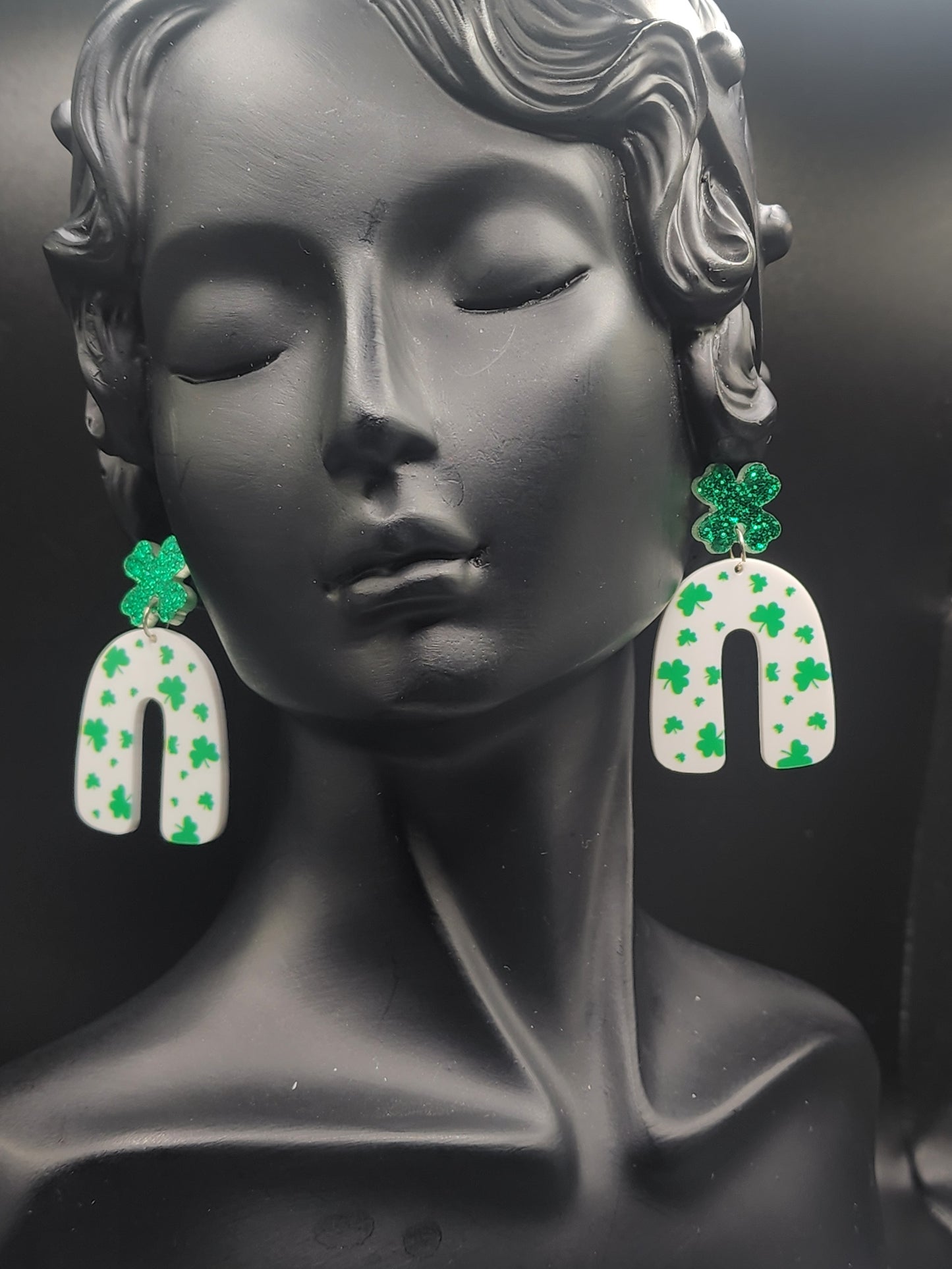 Lucky Clover Drop Earrings – PSK ELEGANCE ✨🍀
