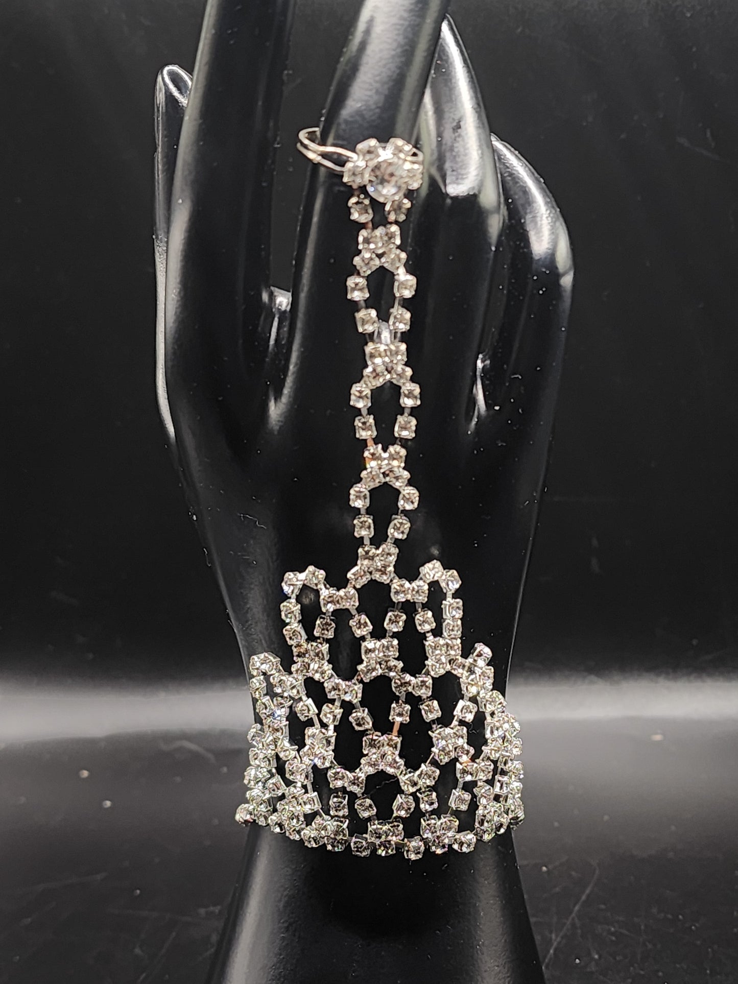 PSK ELEGANCE Sparkling Crystal Silver Hand Harness ✨