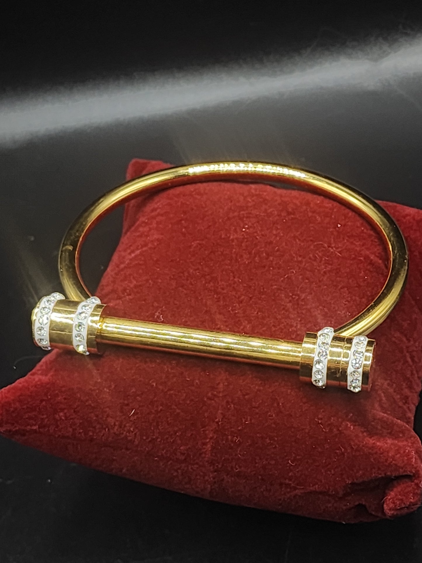 PSK ELEGANCE Luxe Nail-Inspired Crystal Gold Bracelet ✨