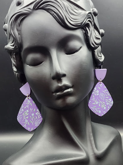 Jewelry isn't just for special days—it's an everyday vibe! ✨ Say goodbye to irritation and hello to style with Pskelegance.co. #EverydayElegance #HypoallergenicJewelry #StyleUpgrade