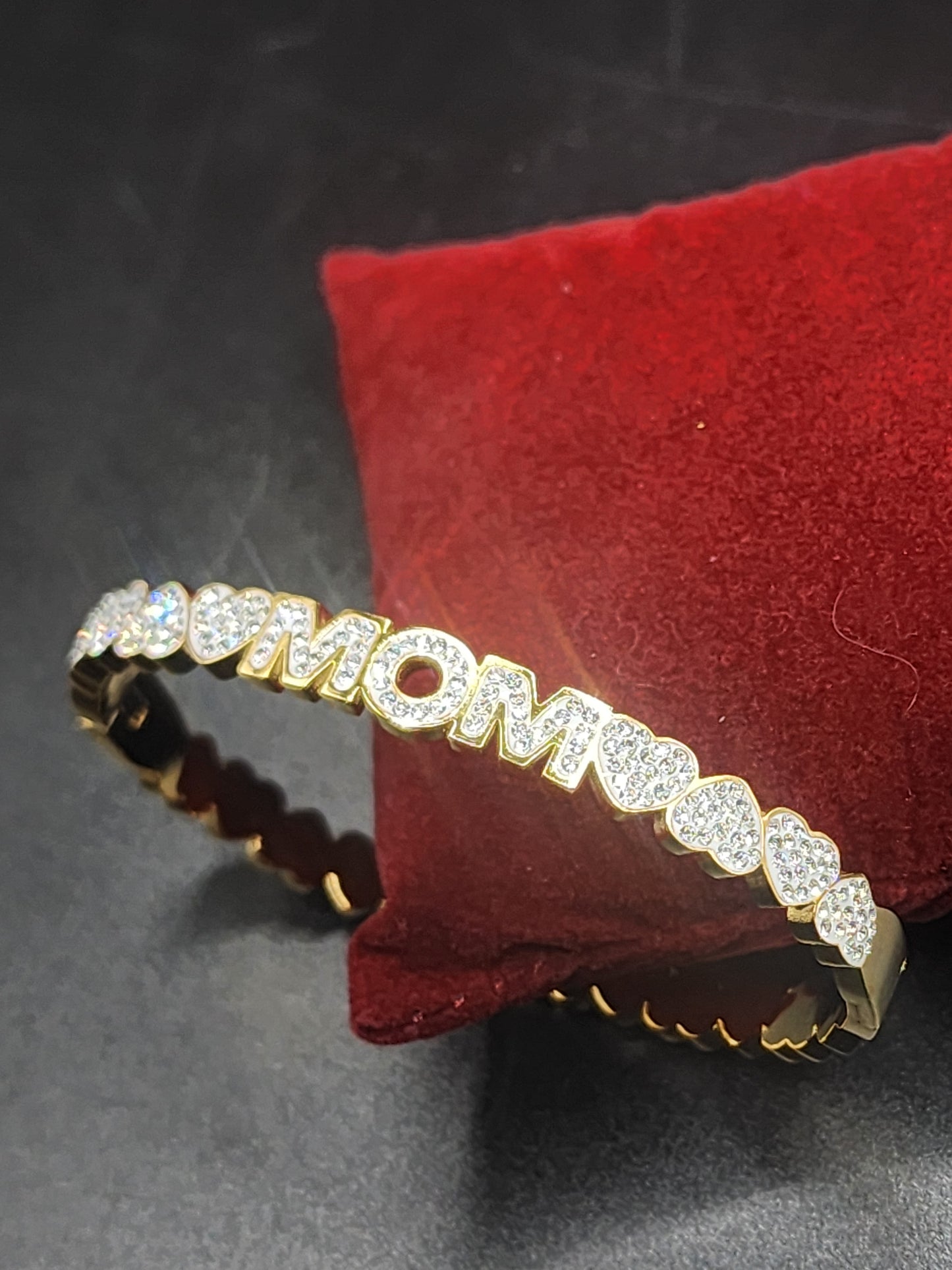 PSK ELEGANCE “MOM” Crystal Heart Gold Bracelet ✨