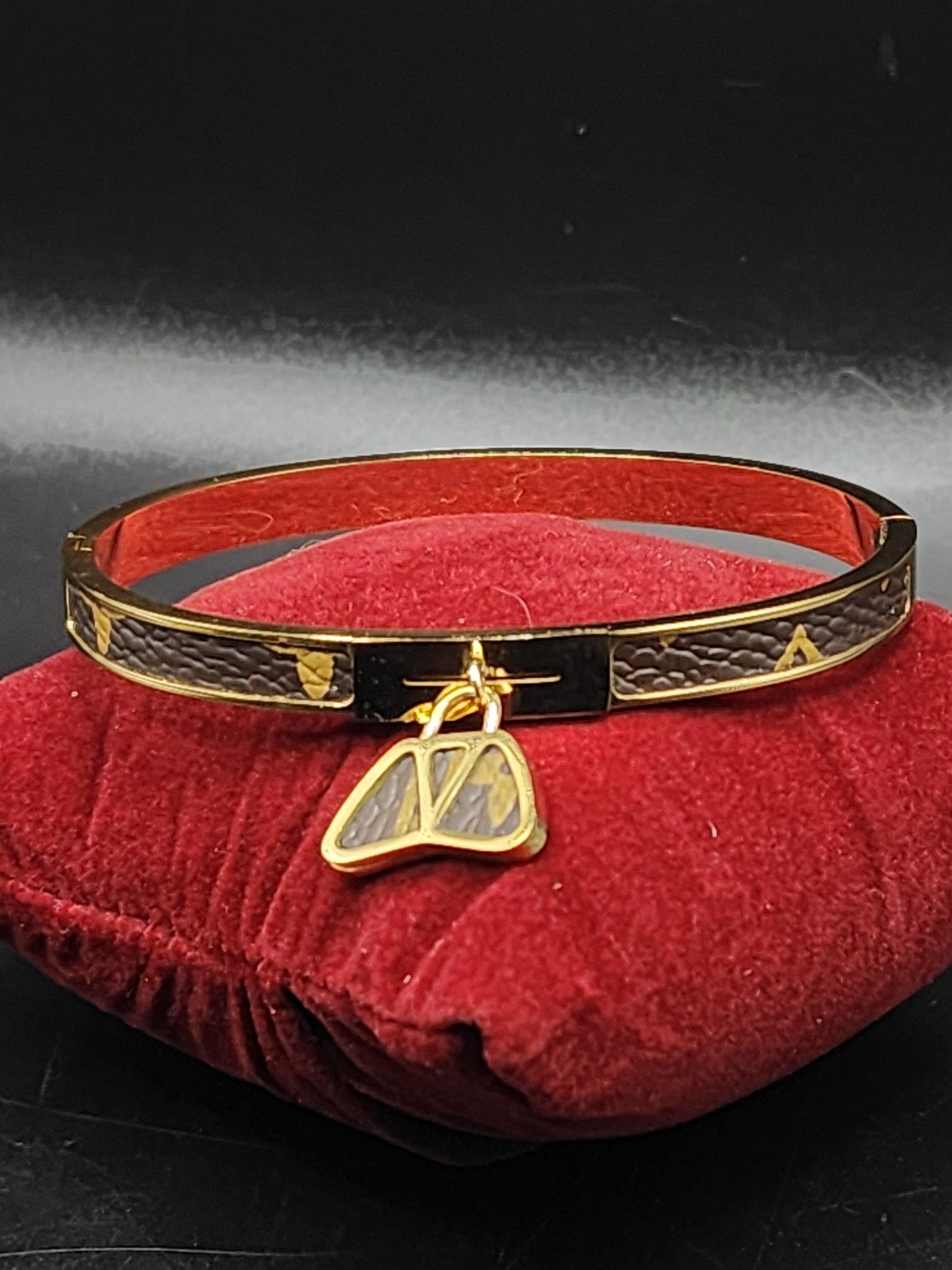 PSK ELEGANCE Luxe Charm Designer Bracelet ✨