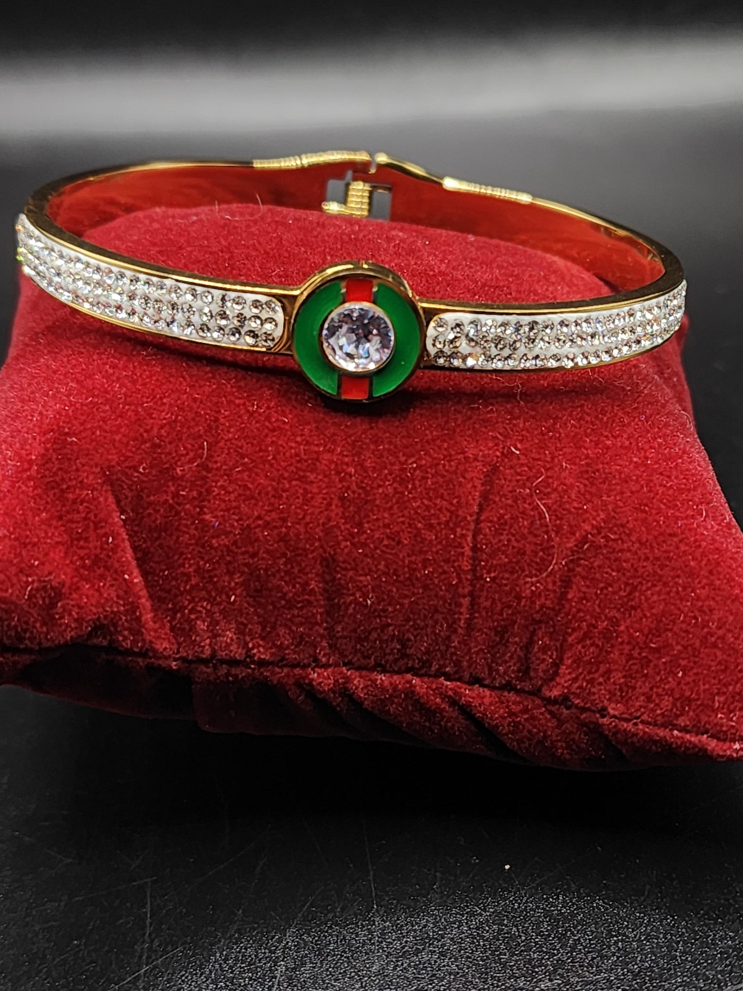 PSK ELEGANCE Emerald Halo Crystal Luxe Bracelet ✨