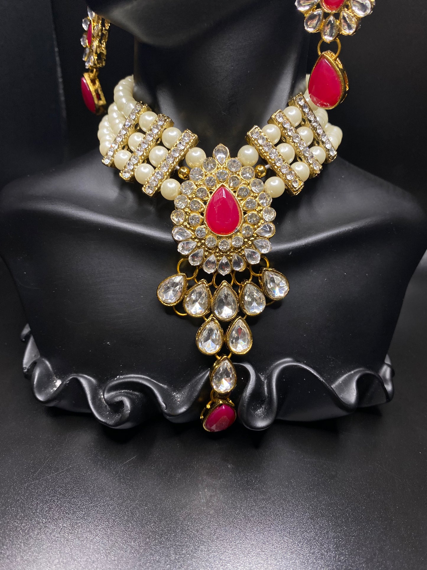 Pop of Red & Pearls Necklace & Earrings Set